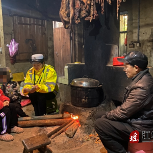 江华交警走进瑶乡 点亮“一老一小”平安路