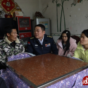 叶心太走访慰问困难群众